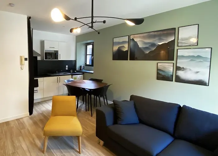 Le Celeste: Hypercentre, Quiet And Parking